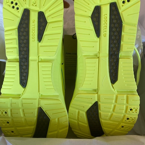 Puma jr size 6.5 - Picture 3 of 8